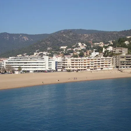 Apartaments Claudi *