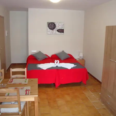 Apartaments Claudi * Tossa de Mar