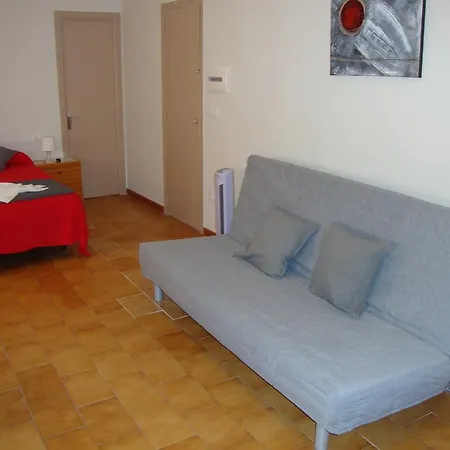 Apartaments Claudi *