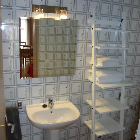 Apartaments Claudi *